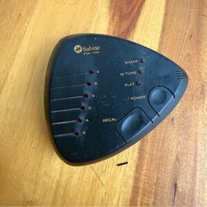 Sabine PIK-700 electronic guitar tuner